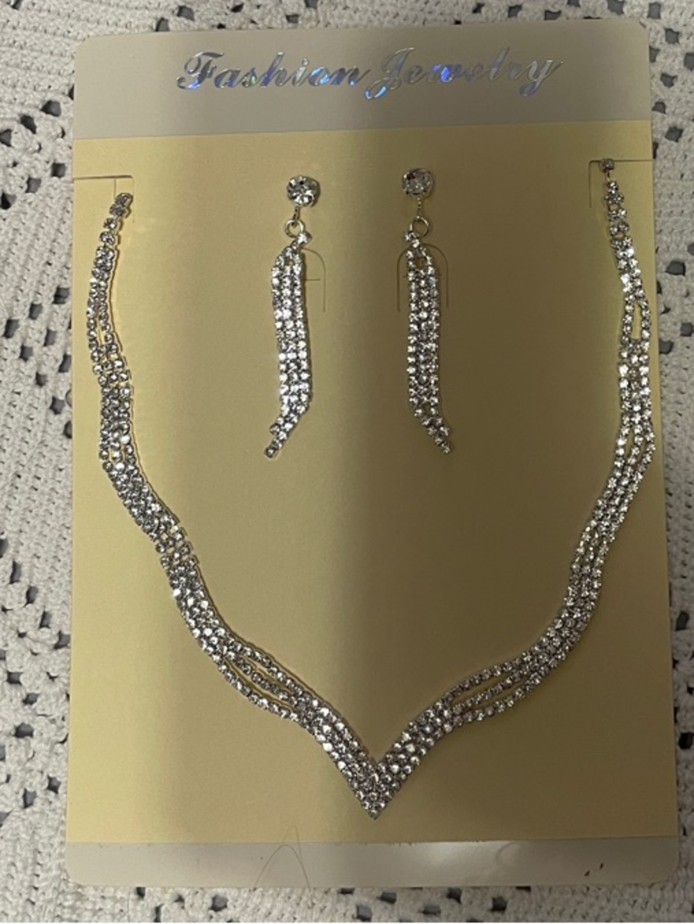 Fashion Jewelry Silver Crystal Drop Necklace & Earrings Set